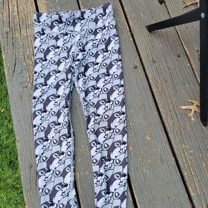 Buccees pants youth small. Grey and white.